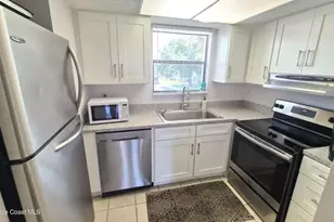 2801 Sand Trap Ln, Melbourne, FL 32935 - Photo 2