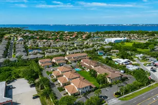 719 Lanai Cir, Melbourne, FL 32937 - Photo 4