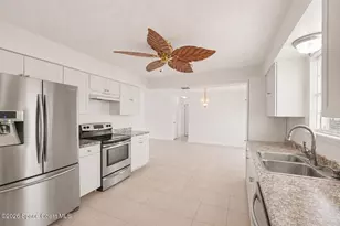 901 Grandeur St SE, Palm Bay, FL 32909 - Photo 4