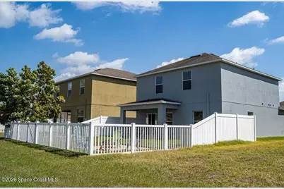 2217 Richwood Pike Drive, Ruskin, FL 33570 - Photo 2