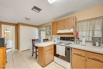 108 E Avenue D E, Melbourne, FL 32901 - Photo 12