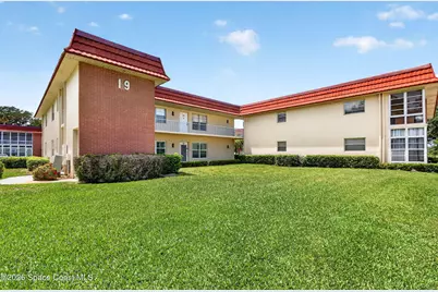 19 Pine Arbor Lane #107, Vero Beach, FL 32962 - Photo 2
