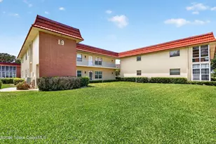 19 Pine Arbor Ln, Vero Beach, FL 32962 - Photo 2