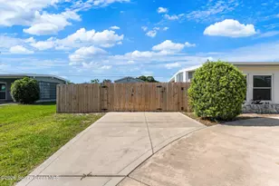 1055 Daytona Dr NE, Palm Bay, FL 32905 - Photo 4