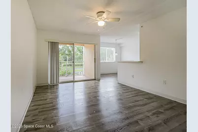 1670 N 42nd Circle #203, Vero Beach, FL 32967 - Photo 4