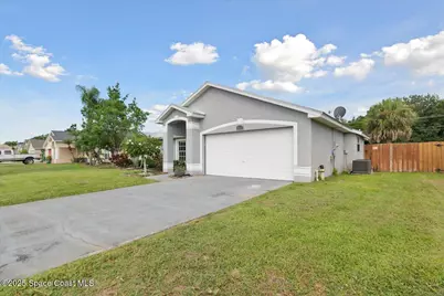 897 Hunters Creek Drive, Melbourne, FL 32904 - Photo 2