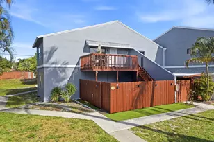 30 Crossings Cir, Boynton Beach, FL 33426 - Photo 2