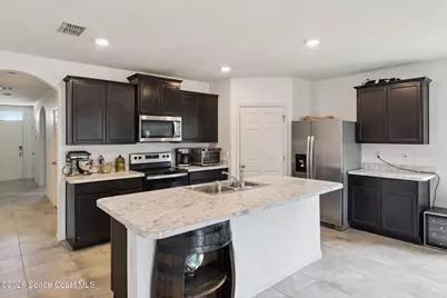 886 Pyracantha Street NW, Palm Bay, FL 32907 - Photo 6