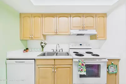 1011 S Miramar Avenue #Unit 6, Indialantic, FL 32903 - Photo 8