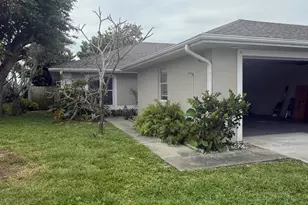 271 Ocean View Ln, Melbourne, FL 32903 - Photo 2