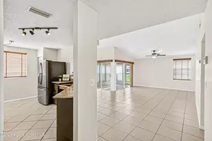 718 Pine Island Dr, Melbourne, FL 32940 - Photo 14