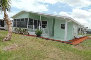 1040 E Dracena Dr E, Micco, FL 32976 - Photo 12