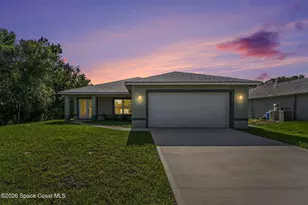 8815 100th Ct, Vero Beach, FL 32967 - Photo 2