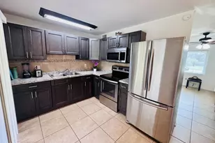 1812 Oakwood Dr, Melbourne, FL 32935 - Photo 4