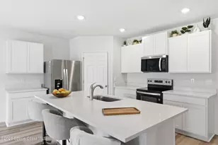 673 Bremerhaven St NW, Palm Bay, FL 32907 - Photo 4