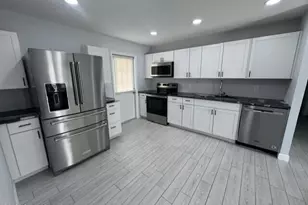 2137 Canterbury Ln, Melbourne, FL 32935 - Photo 4
