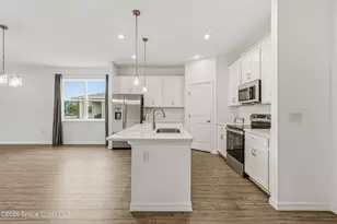 3160 Viridian Cir, Melbourne, FL 32904 - Photo 10