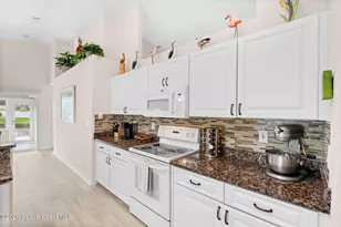 685 Naples Ct, Melbourne, FL 32904 - Photo 16