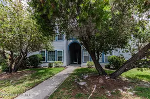 4895 Lake Waterford Way W, Melbourne, FL 32901 - Photo 2