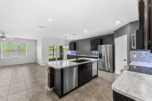 333 Guinevere Dr SW, Palm Bay, FL 32908 - Photo 14