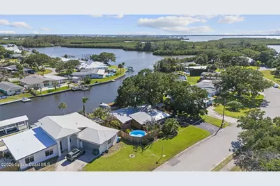 514 Cocoa Isles Boulevard, Cocoa Beach, FL 32931 - Photo 2
