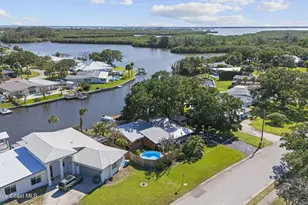 514 Cocoa Isles Blvd, Cocoa Beach, FL 32931 - Photo 2