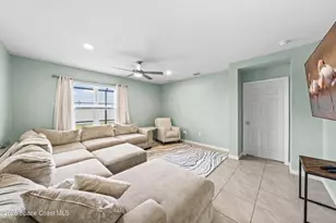 1401 McFarland Dr, West Melbourne, FL 32904 - Photo 4