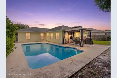 823 Hunters Creek Drive, Melbourne, FL 32904 - Photo 2