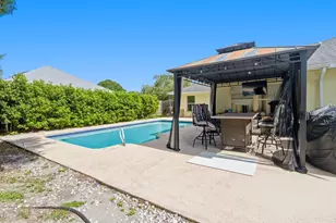 823 Hunters Creek Dr, Melbourne, FL 32904 - Photo 18