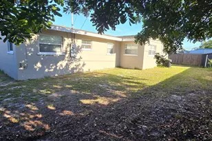 581 Oxford Ave, Melbourne, FL 32935 - Photo 2
