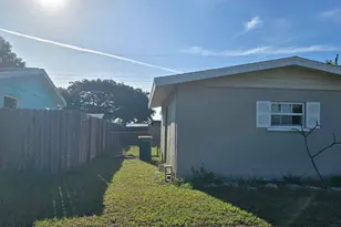 581 Oxford Ave, Melbourne, FL 32935 - Photo 4