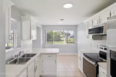 940 Forest Street NE, Palm Bay, FL 32907 - Photo 8