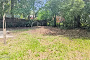 9211 Greenleaf Rd, Jacksonville, FL 32208 - Photo 2