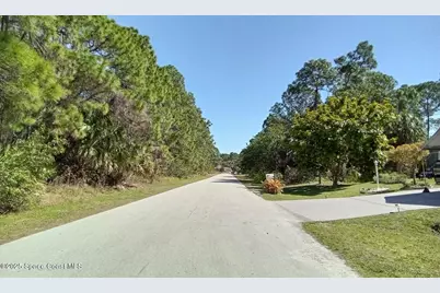473 Galhouse Street SW, Palm Bay, FL 32908 - Photo 2