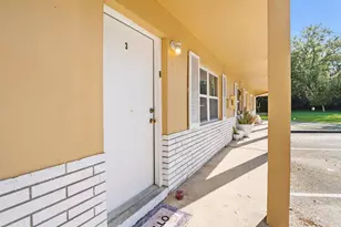 89 NW Irwin Ave, Melbourne, FL 32904 - Photo 2