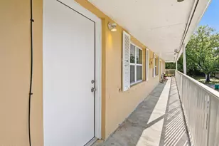 89 NW Irwin Ave, Melbourne, FL 32904 - Photo 2