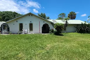 6870 Crepe Myrtle Dr, Grant-Valkaria, FL 32949 - Photo 4