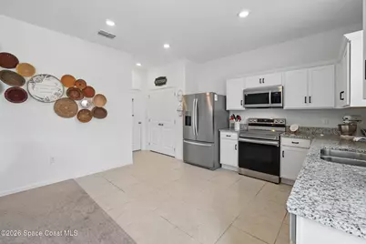 2024 Hemingway Circle, Groveland, FL 34736 - Photo 4