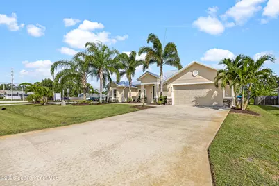 885 Starland Street SE, Palm Bay, FL 32909 - Photo 2