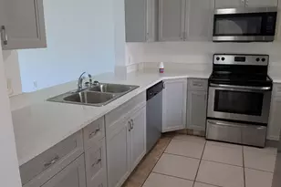 174 San Juan Cir, Melbourne, FL 32935 - Photo 4
