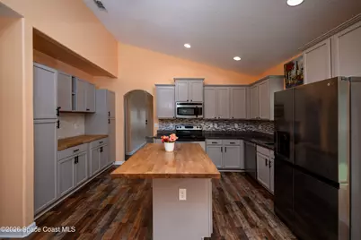320 Wishing Well Circle SW, Palm Bay, FL 32908 - Photo 32