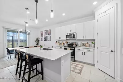 732 Veridian Circle NW, Palm Bay, FL 32907 - Photo 10