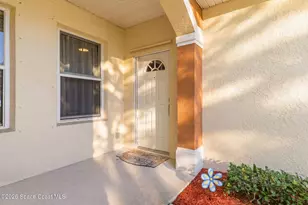 1045 Venetian Dr, Melbourne, FL 32904 - Photo 4