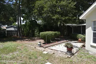 988 Hunt St NW, Palm Bay, FL 32907 - Photo 32
