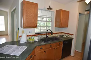 988 Hunt St NW, Palm Bay, FL 32907 - Photo 4