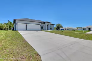 601 Yardley St SW, Palm Bay, FL 32908 - Photo 4