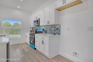 601 Yardley St SW, Palm Bay, FL 32908 - Photo 12