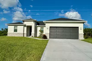 1326 Seeley Cir NW, Palm Bay, FL 32907 - Photo 2