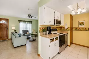 689 Caballero Ave SE, Palm Bay, FL 32909 - Photo 4