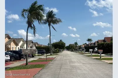 7535 W 34th Lane, Hialeah, FL 33018 - Photo 4